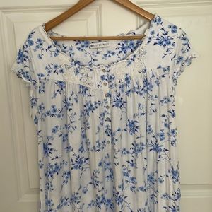 Eileen West blue floral, ballet length, cotton blend night gown. Looks like new.